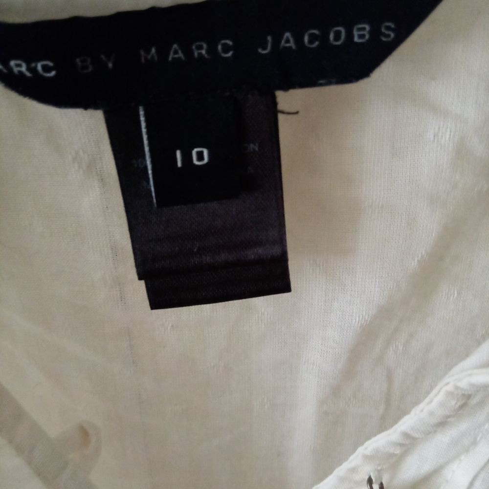 Marc Jacobs Ruffled Top. - Picture 8 of 8